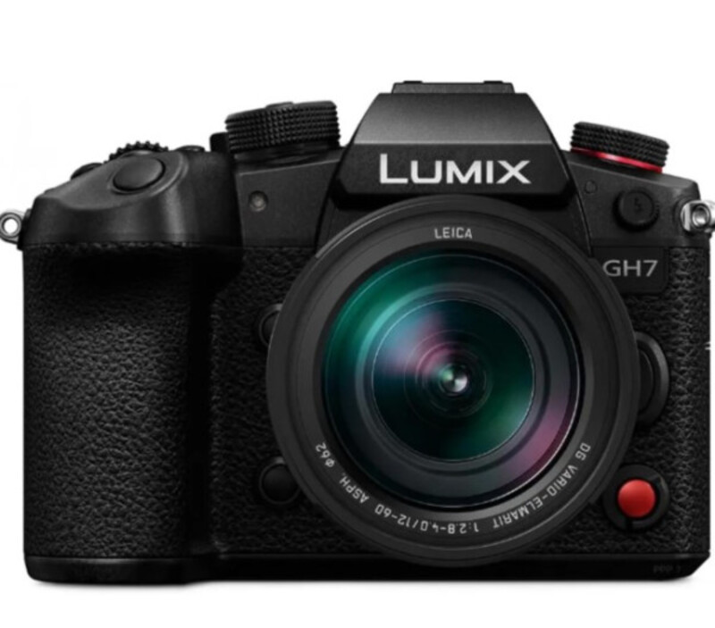 Бездзеркальний фотоапарат Panasonic Lumix DC-GH7 kit 12-60mm f2.8-4 (DC-GH7LE)